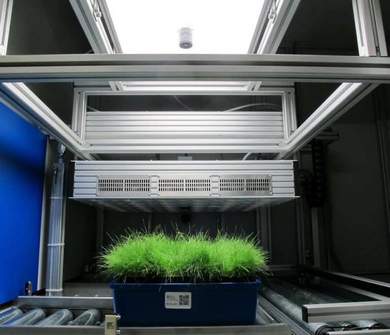 PlantScreen Compact System QubitPhenomics PlantScreen Compact System QubitPhenomics